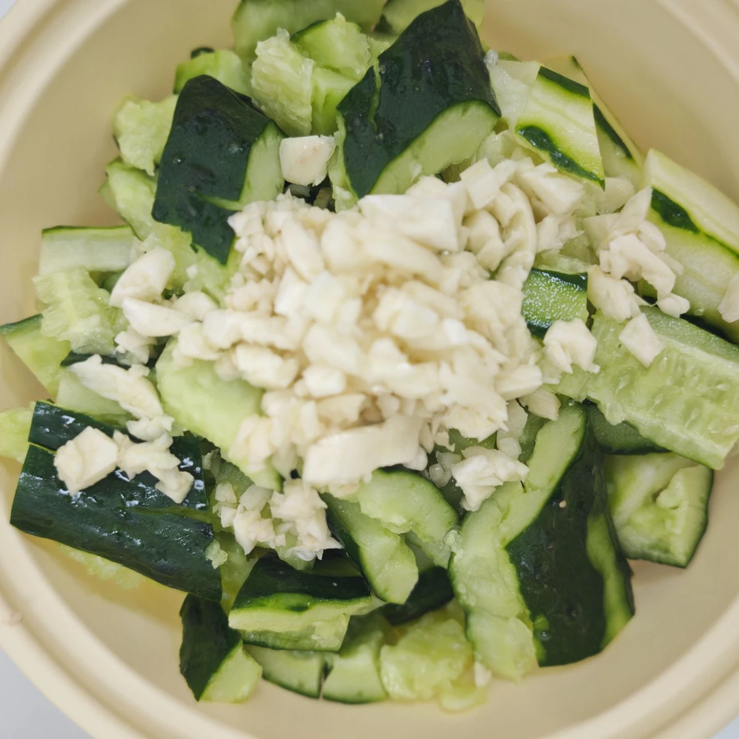 蒜泥黄瓜凉拌黄瓜黄瓜同城送黄瓜同城配