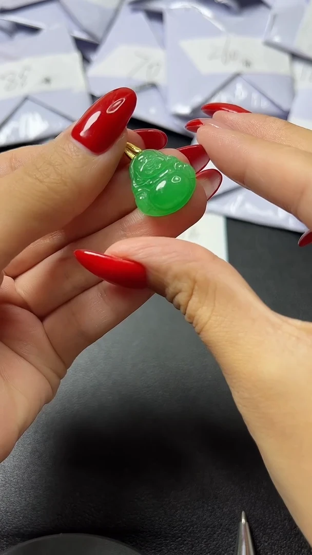 翡翠未镶嵌颈饰料裴翠时尚女士精品吊坠