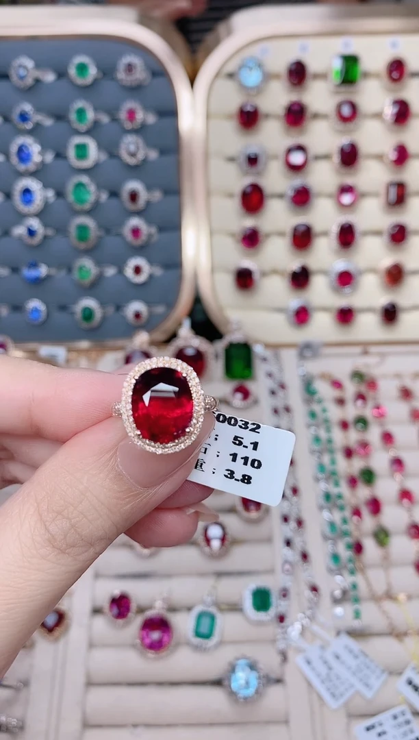 18K金镶嵌碧玺戒指碧玺5.1ct