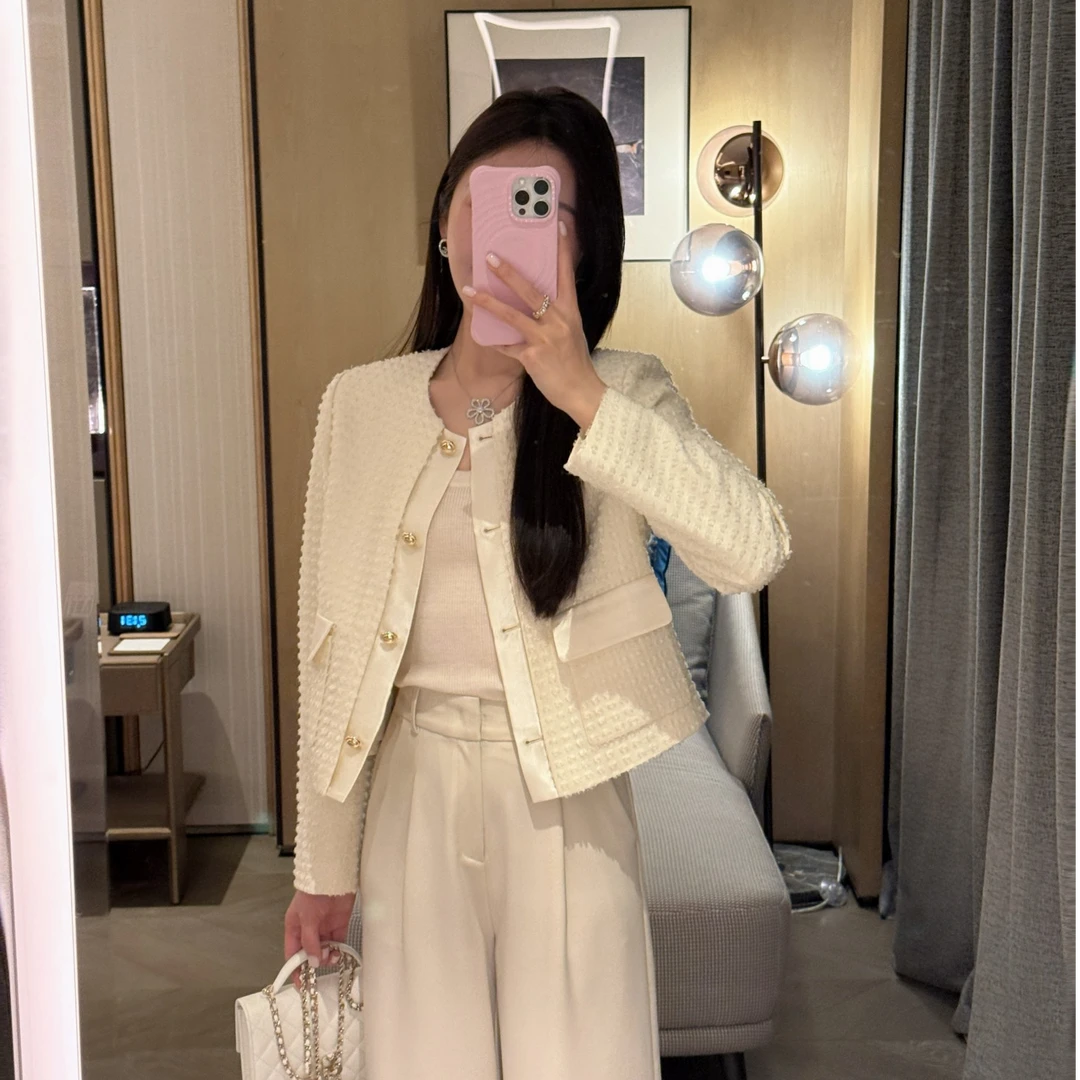 希娜 记忆点 白色小香风短款法式气质圆领上衣