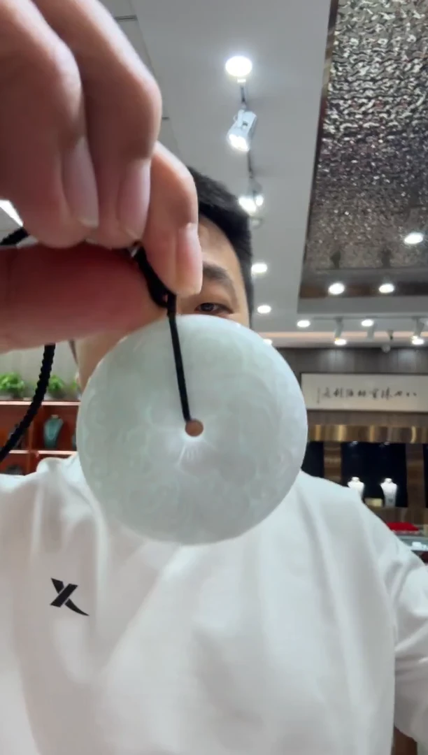 未镶嵌挂件翡翠A货翡翠多样性一件雕花平安扣