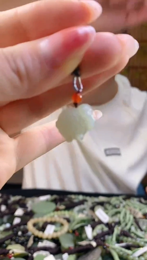 和田玉未镶嵌颈饰多样性发货，拍一发一