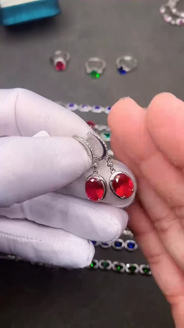 【闪购商品】红宝石耳饰银S925镶嵌.......