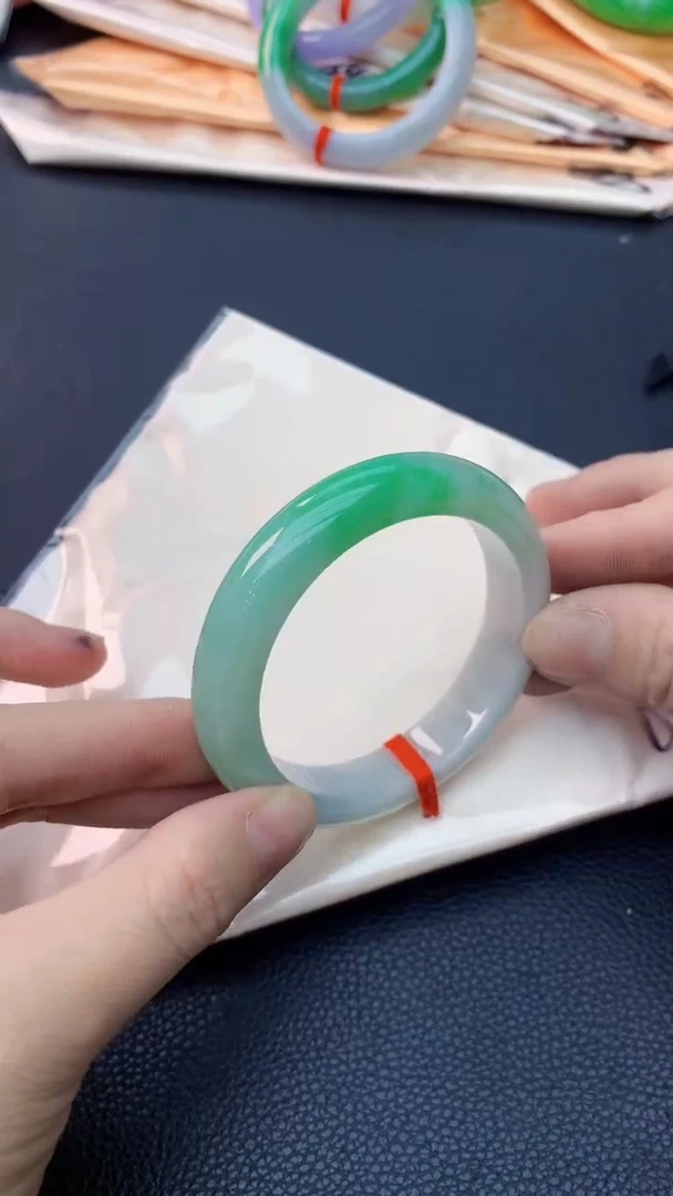 未镶嵌手镯翡翠0265532401