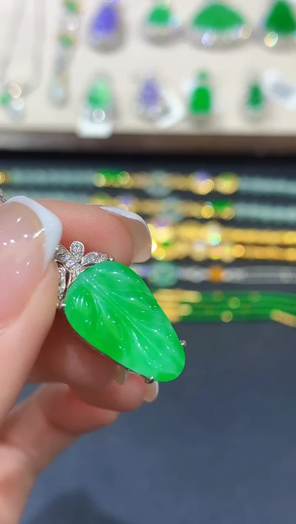 翡翠18K金镶嵌吊坠(不含链)SY多样性发其一