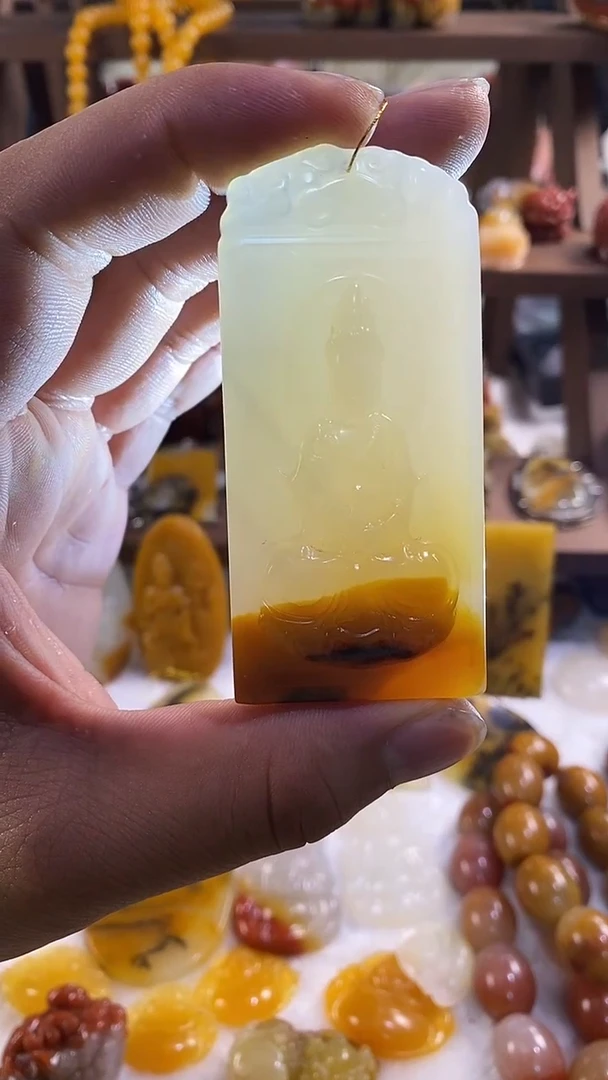 未镶嵌石英质玉挂件石英质玉挂件