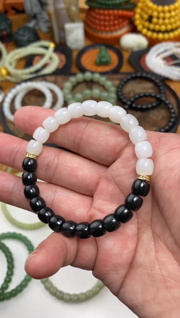 颈饰未镶嵌和田玉手串