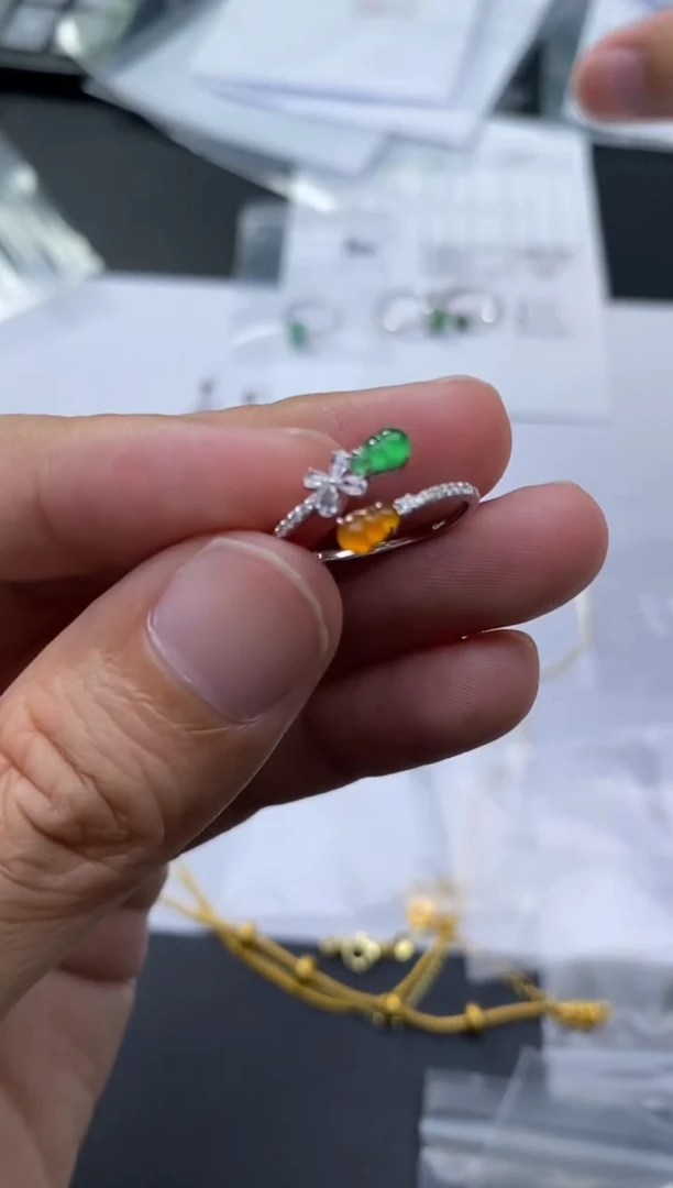 18K金镶嵌挂件翡翠无鉴赏期 不退不换