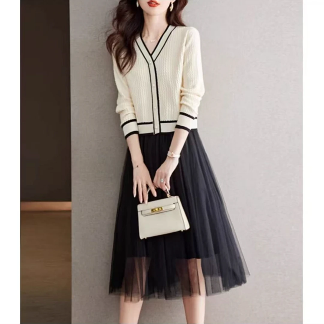 257连衣裙女V领假两件网纱高级感气质针织毛衣裙子