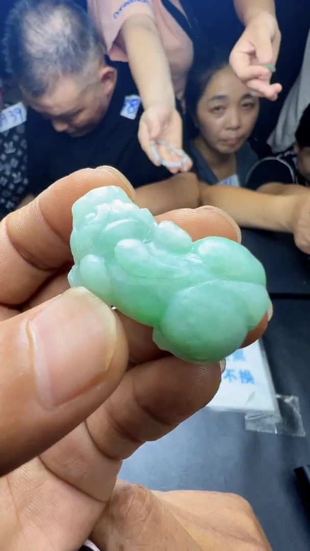 未镶嵌定制翡翠凤***?天然翡翠A货
