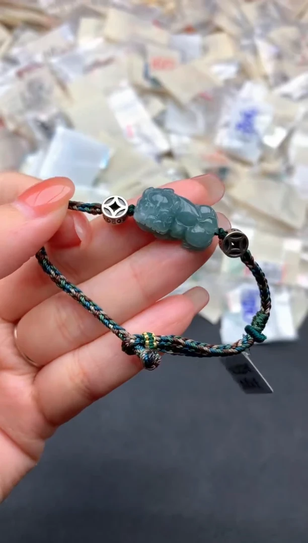 翡翠挂件未镶嵌多样性发货(发一个）