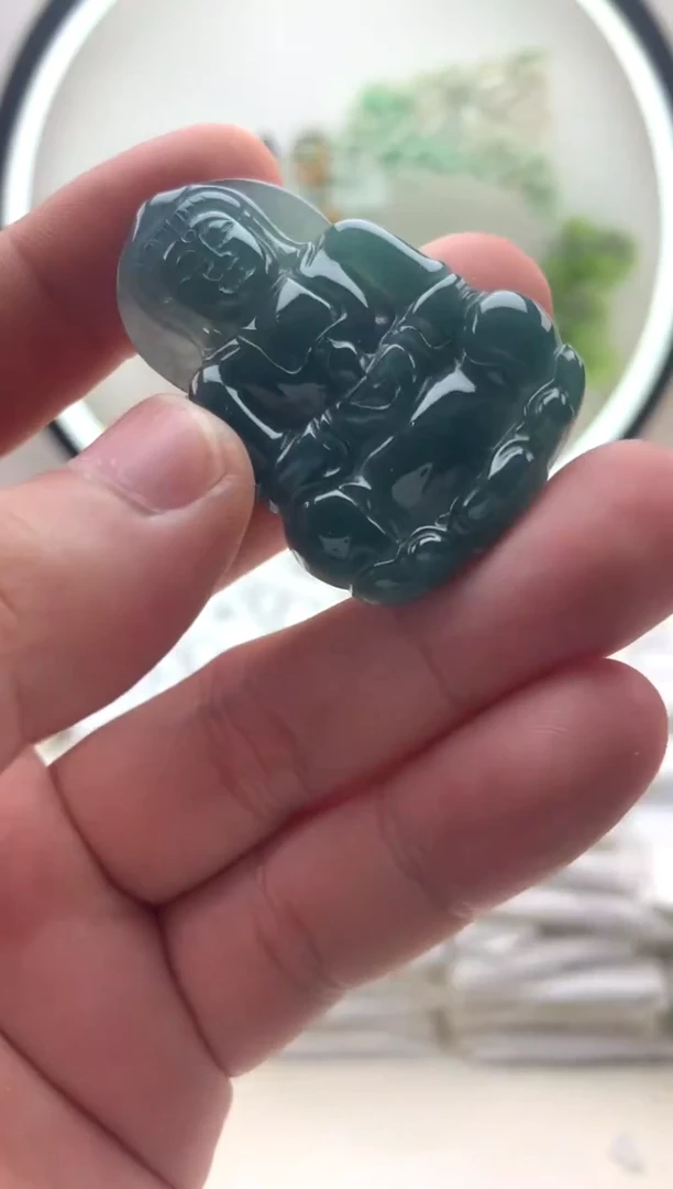 颈饰未镶嵌翡翠观音