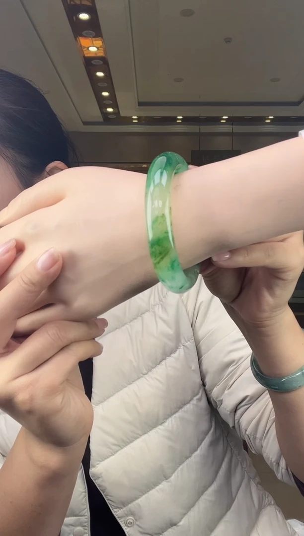 未镶嵌手镯石英质玉31