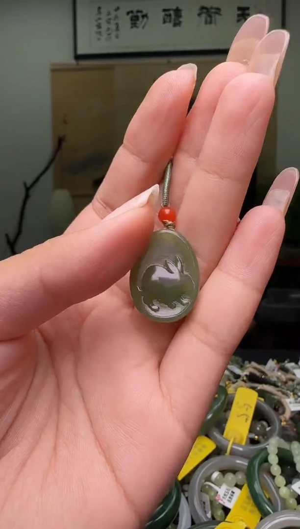 颈饰未镶嵌和田玉1