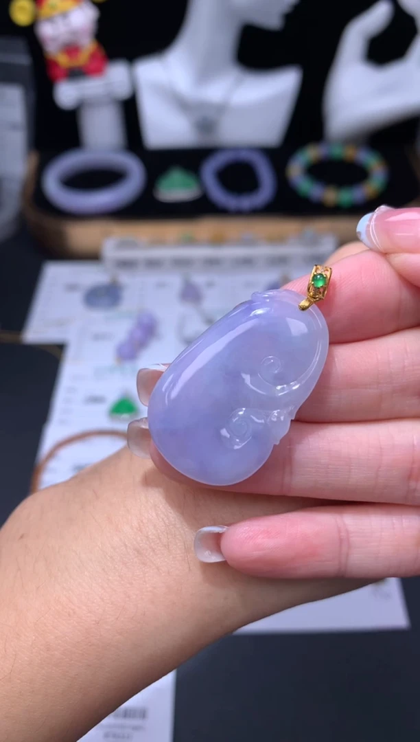 颈饰18K金镶嵌翡翠48小时鉴赏期 退货不扣服务费