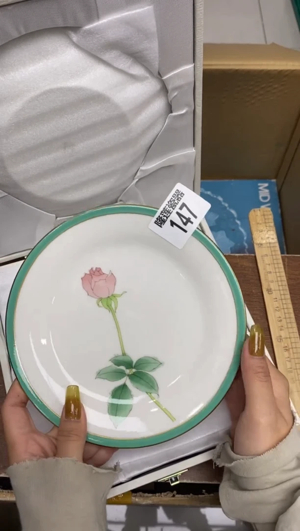 瓷片隆莲瓷器欢迎大家