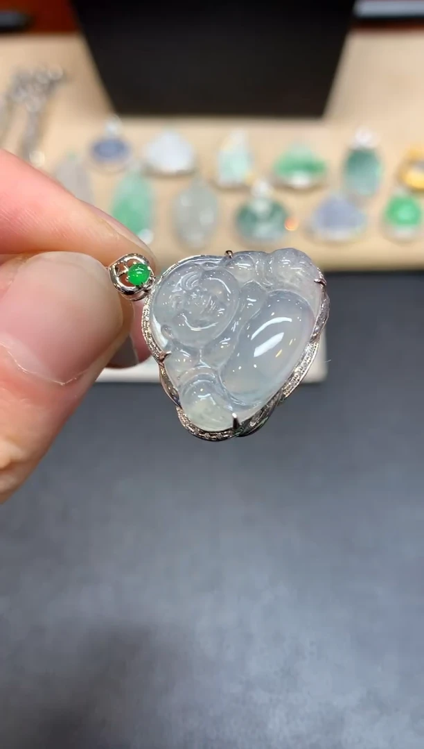 【闪购商品】翡翠颈饰18K金镶嵌佛公【无服务费】