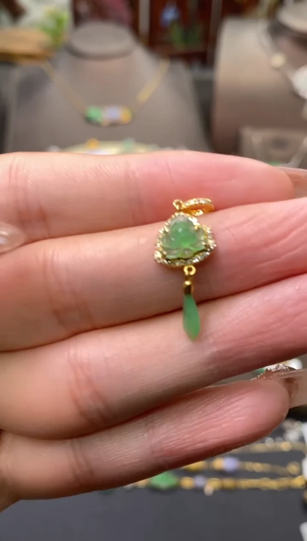 【闪购商品】翡翠颈饰18K金镶嵌净货11011