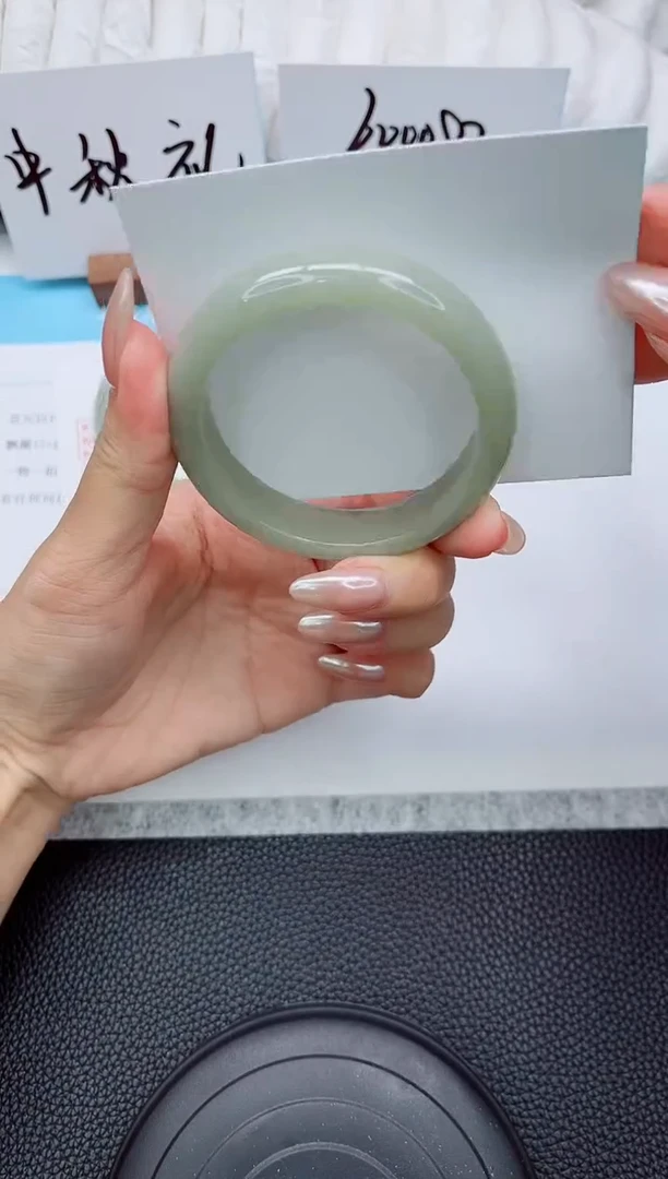 未镶嵌手镯石英质玉76-63.1