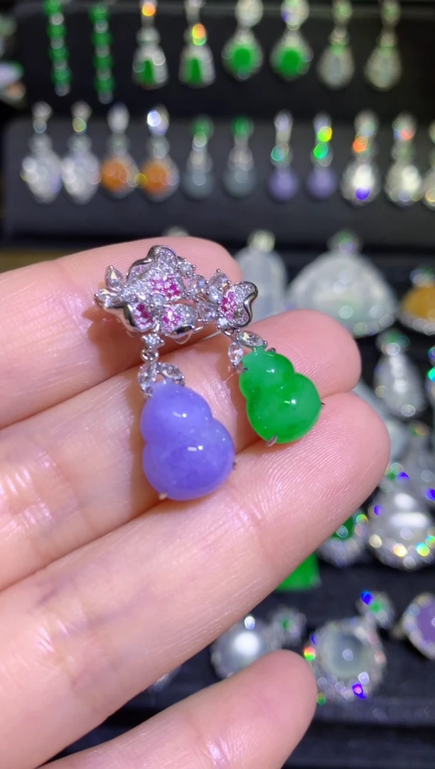 【闪购商品】翡翠颈饰18K金镶嵌设计款葫芦双色吊坠