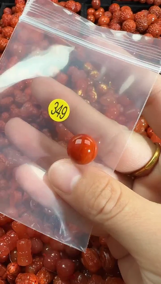 颈饰未镶嵌南红玛瑙1