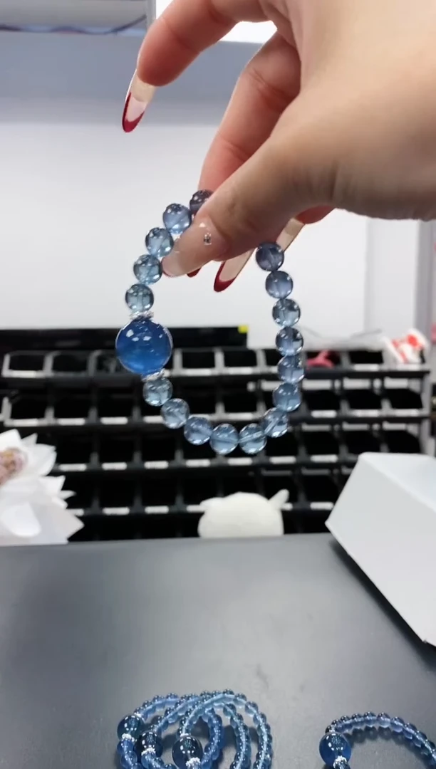 【闪购商品】萤石手链合金124.44蓝眼泪手串多样性发其一