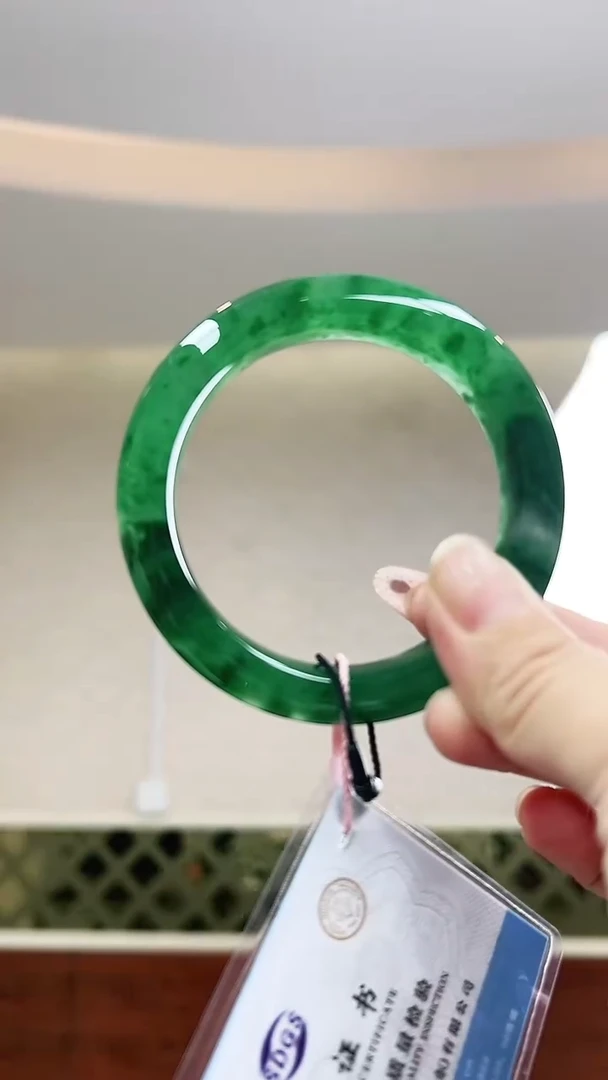 未镶嵌手镯石英质玉（非洲翠）1