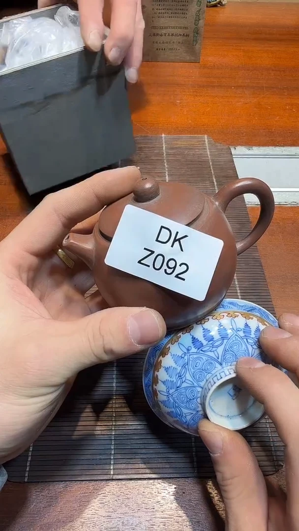 瓷片张*哈哈哈哈092