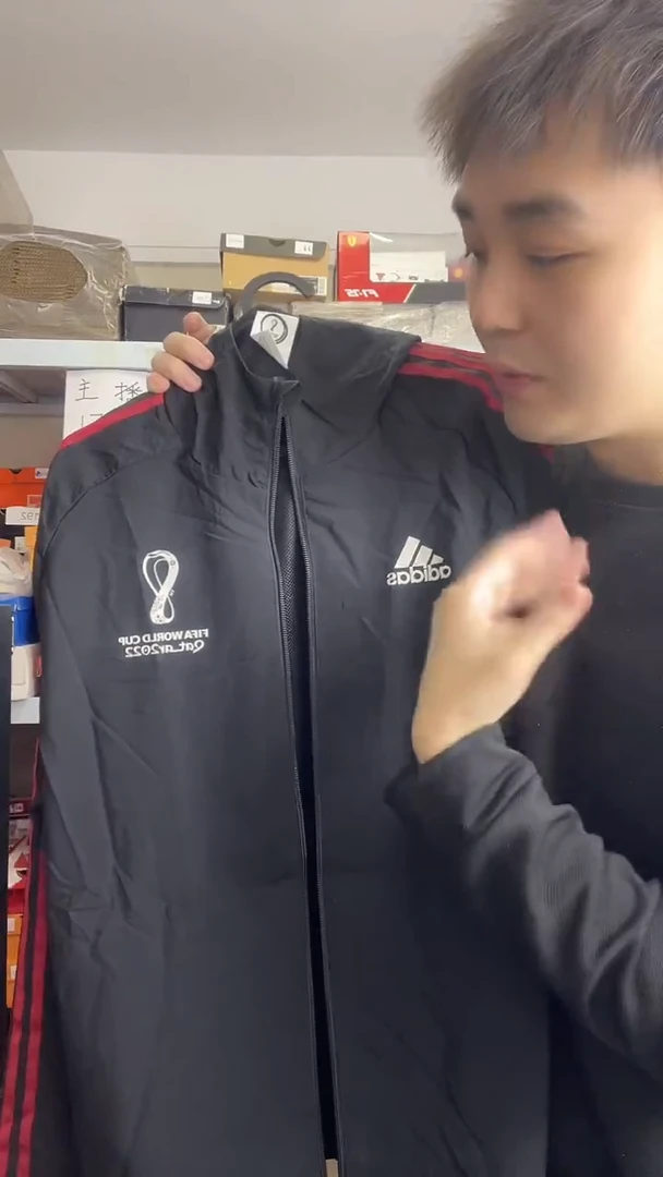 大牌潮服清仓中，编号FRI W 10    ，尺码S