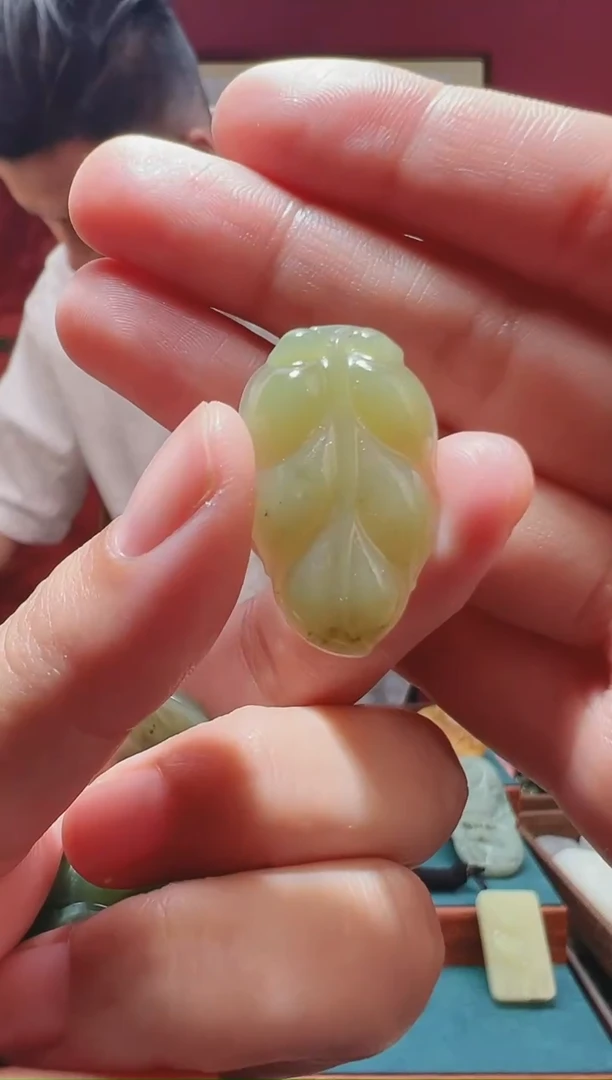 和田玉未镶嵌吊坠(不含链)1