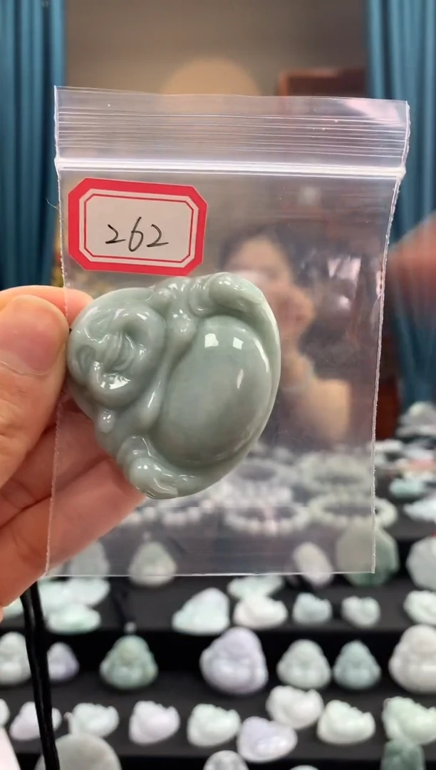 翡翠未镶嵌颈饰佛公262瑕疵