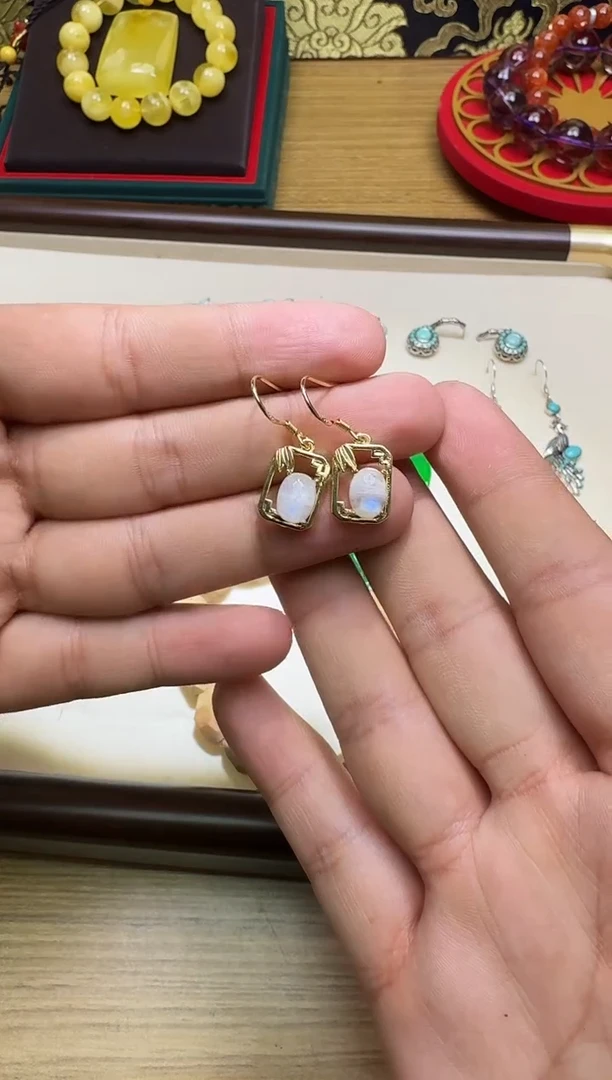 未镶嵌耳钉月光石吃**猹多样性发一件 595