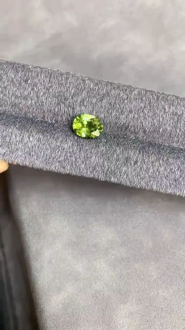 【闪购商品】橄榄石笔搁未镶嵌5橄榄石裸石多样性发一颗