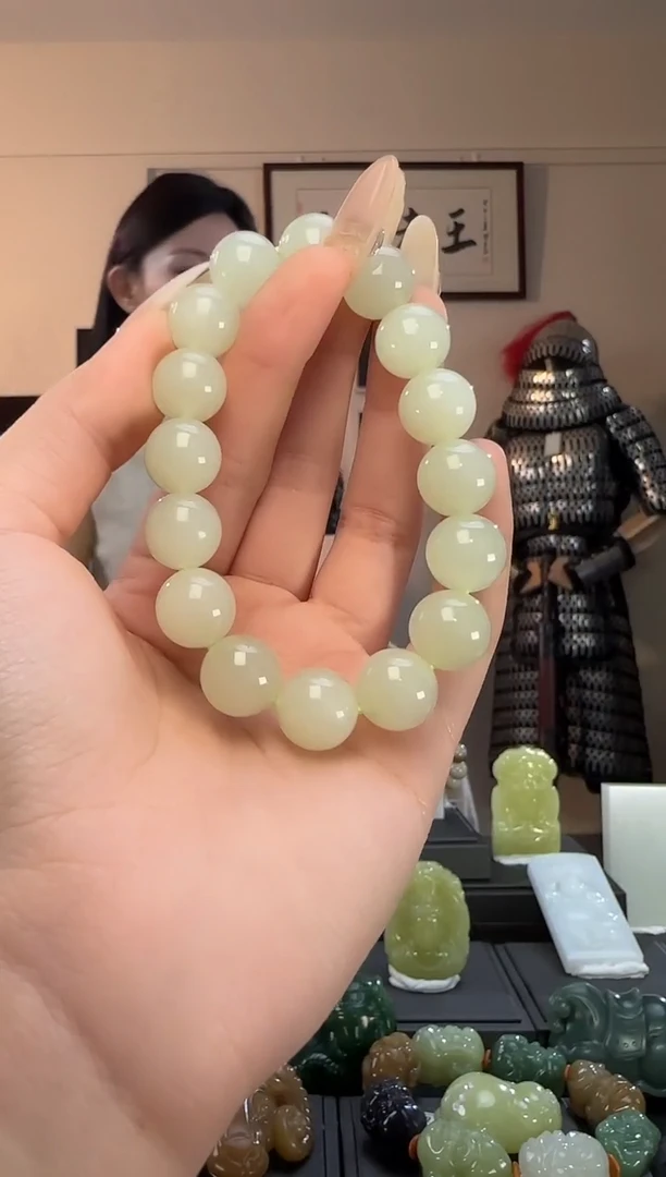 颈饰未镶嵌和田玉晴水圆珠手串