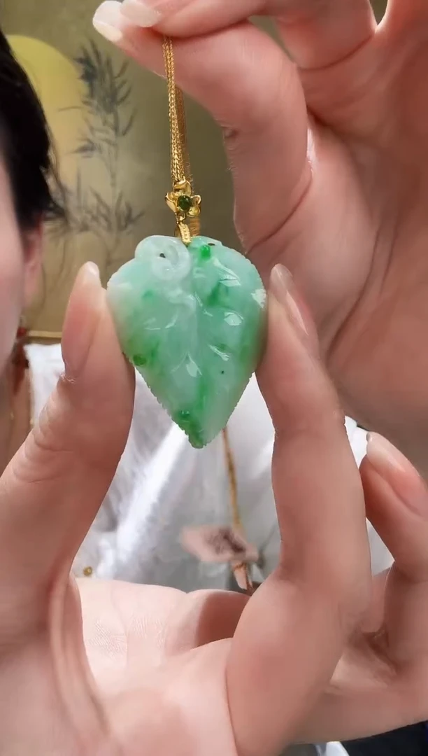 颈饰未镶嵌翡翠吊坠