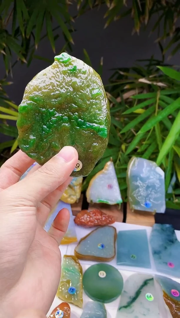 定制翡翠未镶嵌王****品翡翠