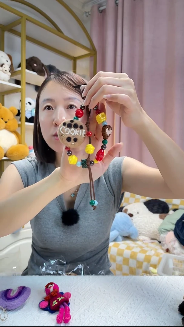 毛绒小饼干手机链