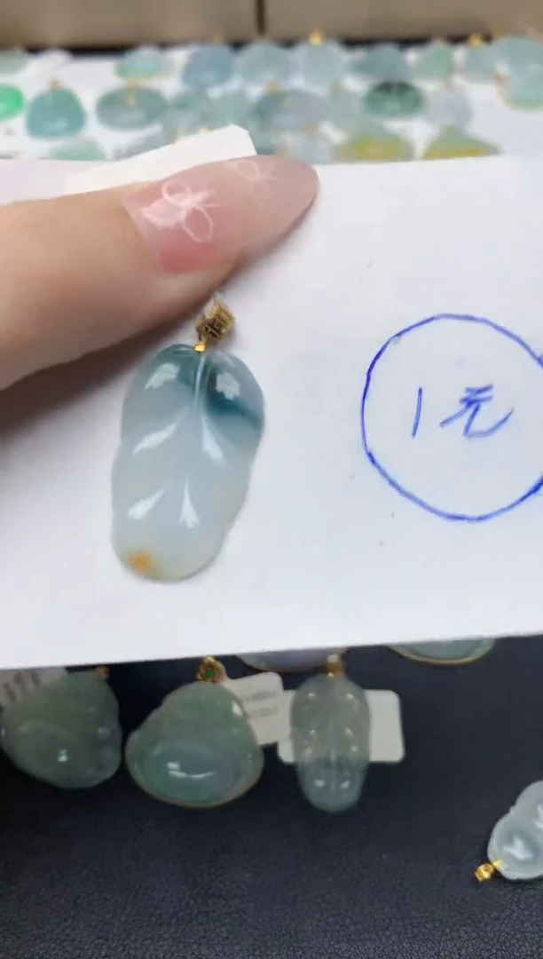 翡翠18K金镶嵌颈饰天然翡翠A货