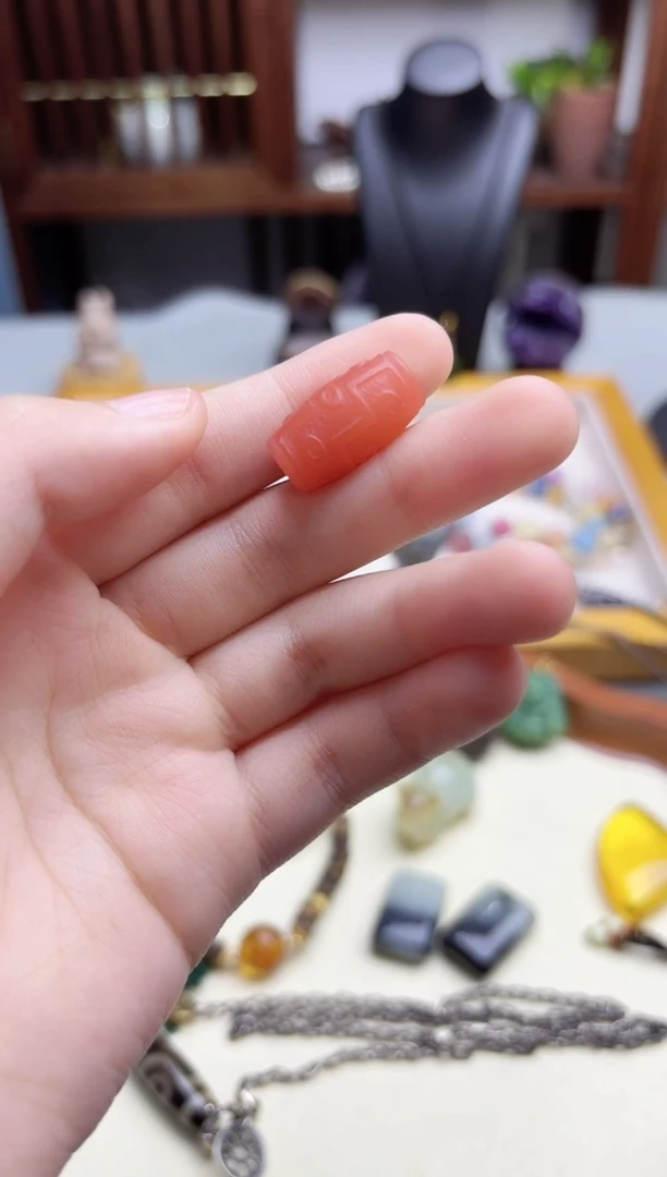 未镶嵌南红玛瑙挂件南红雕花桶珠吊坠JN编绳