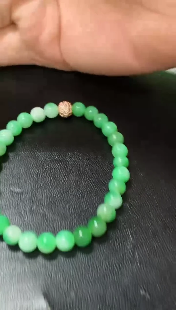 颈饰未镶嵌翡翠挂件