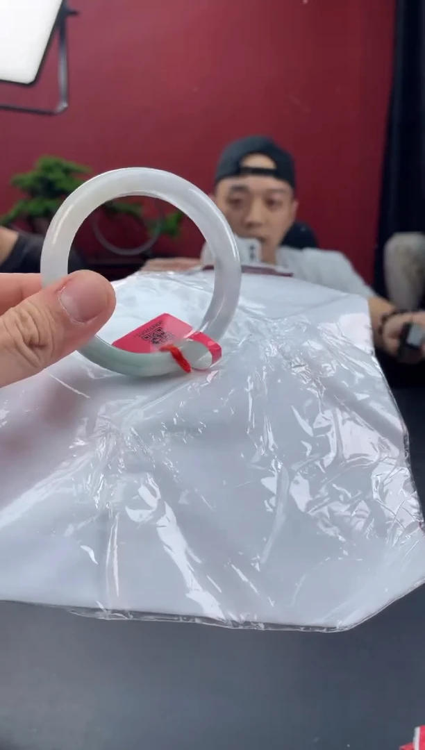 未镶嵌手镯翡翠8