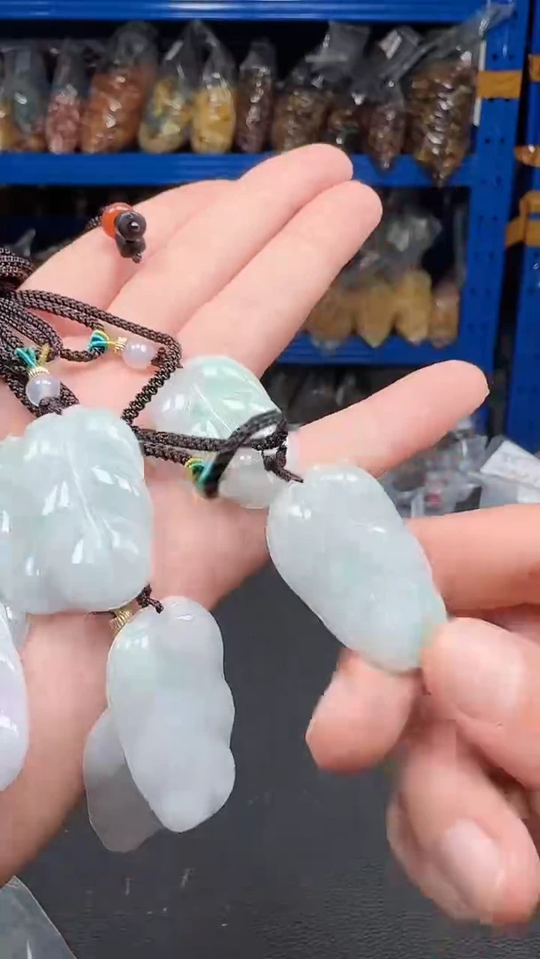 翡翠未镶嵌颈饰118