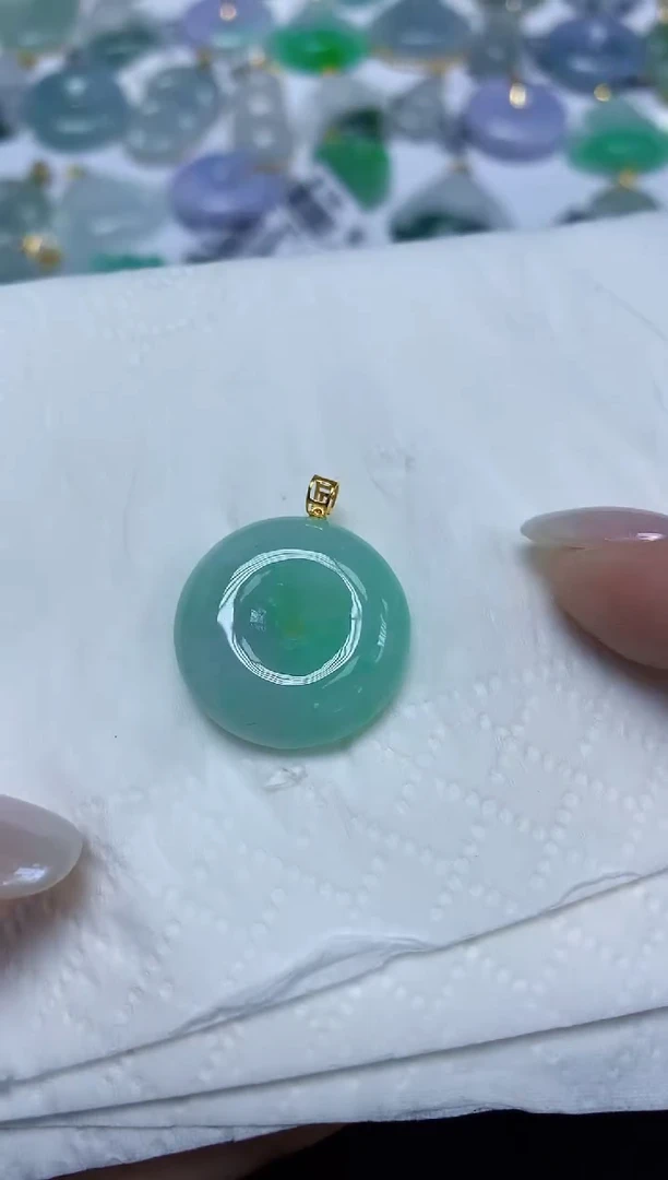 翡翠18K金镶嵌颈饰天然缅甸翡翠A货