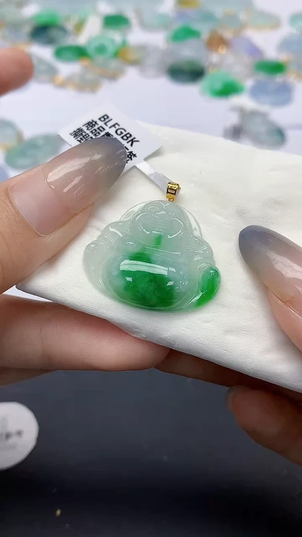 翡翠18K金镶嵌颈饰天然缅甸a货翡翠