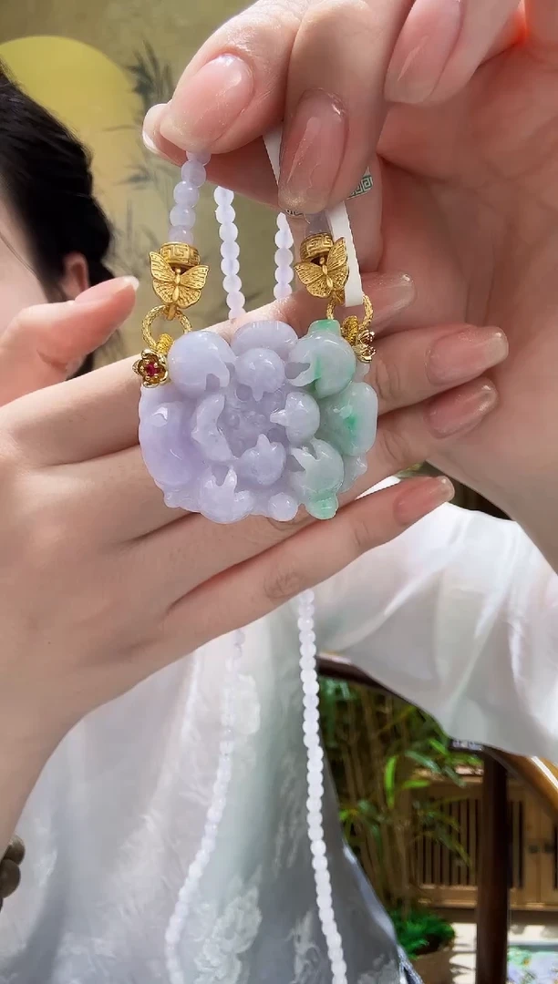 颈饰未镶嵌翡翠吊坠