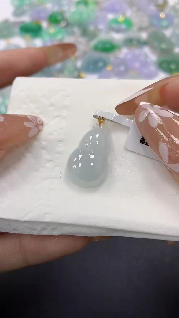 颈饰18K金镶嵌翡翠a货假一赔三支持复检百元上9元证书费自理