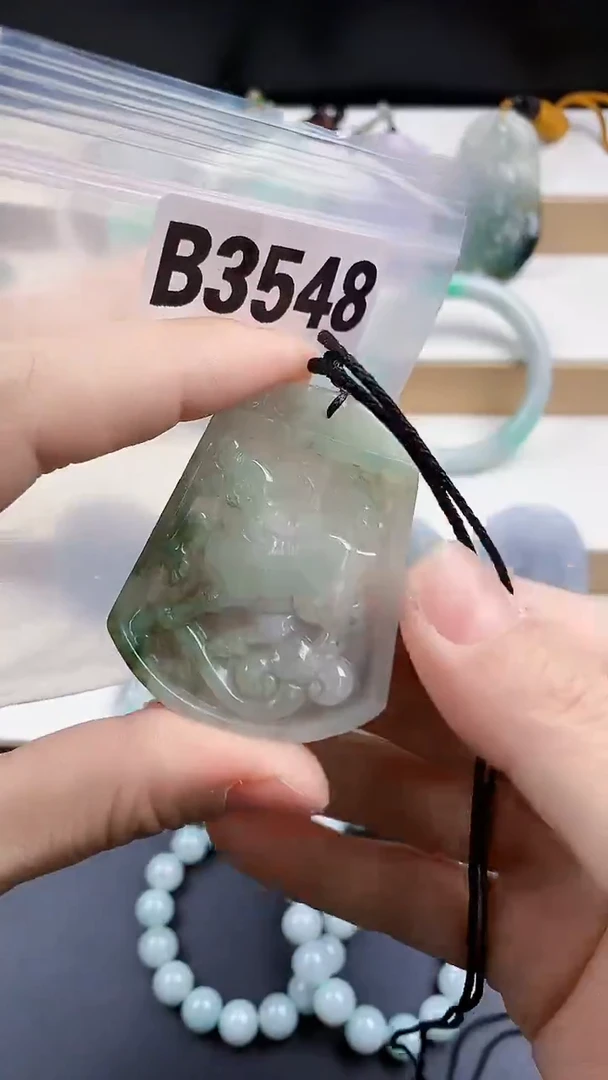 颈饰未镶嵌翡翠天然翡翠吊坠挂件