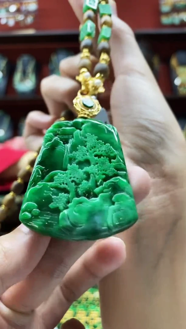 颈饰未镶嵌翡翠吊坠