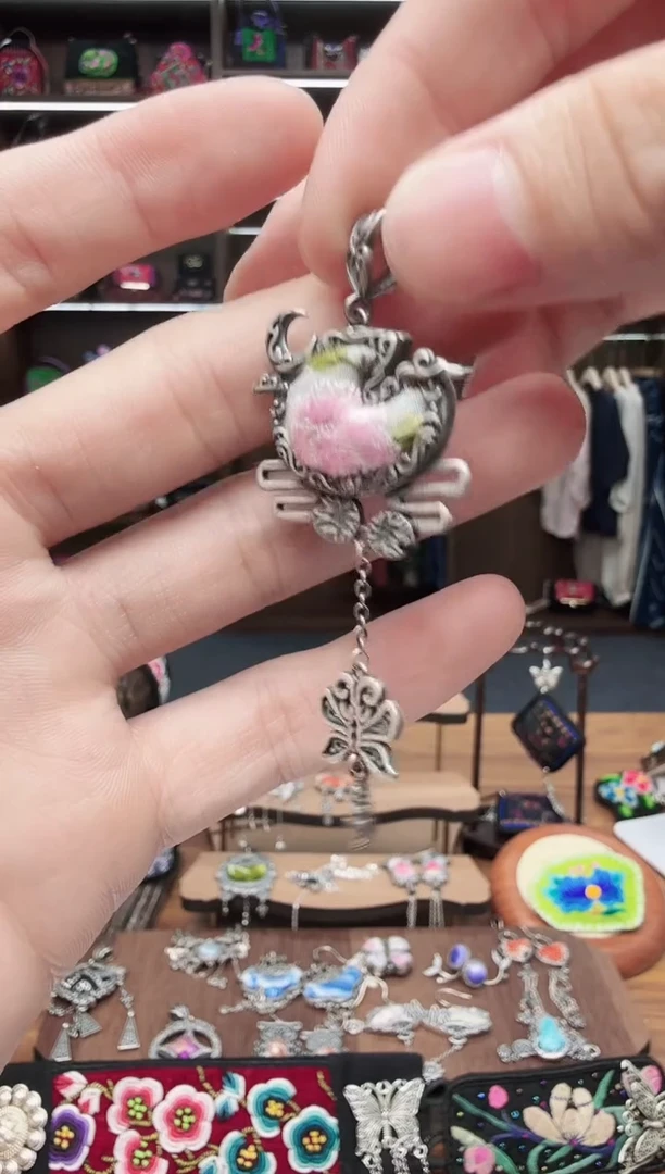 织绣83蒙阿苏苗绣传承旗舰店