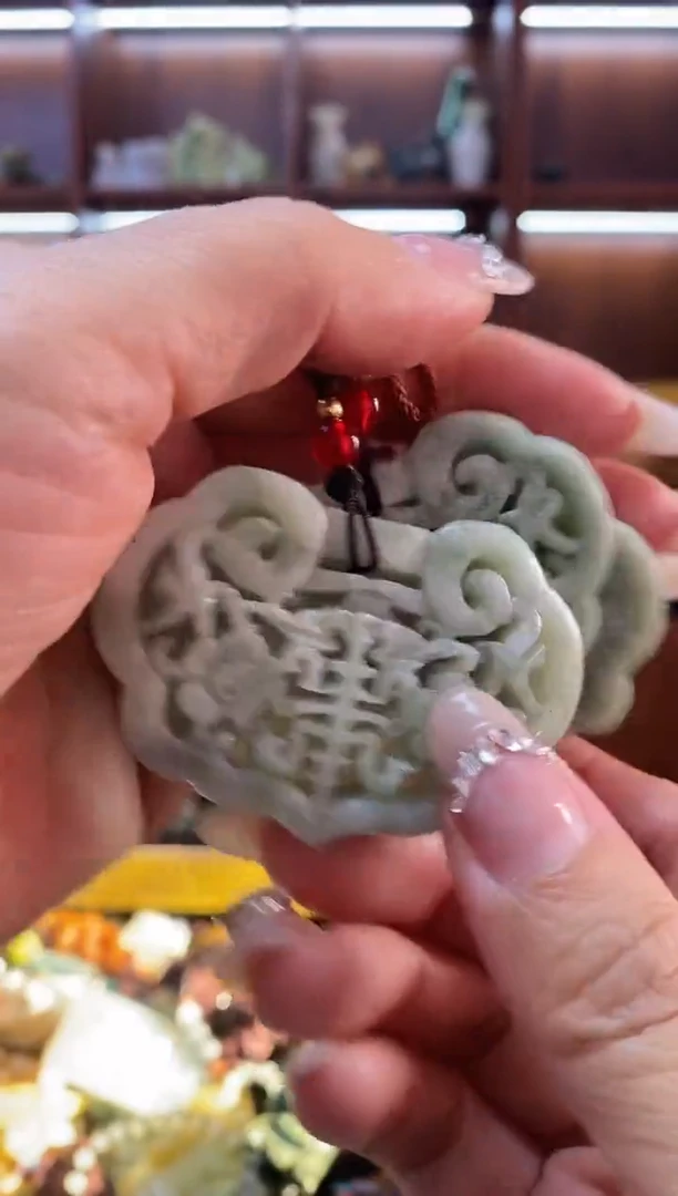 未镶嵌蛇纹石玉吊坠多样性发货发其中一件